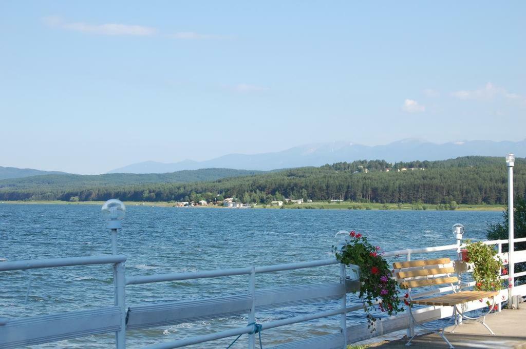 Комплекс Белите Къщи Shtarkelovo Gnezdo ภายนอก รูปภาพ